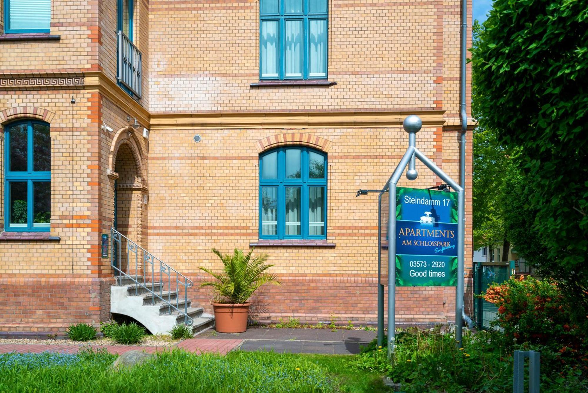 Apartments Am Schlosspark Senftenberg Exterior photo