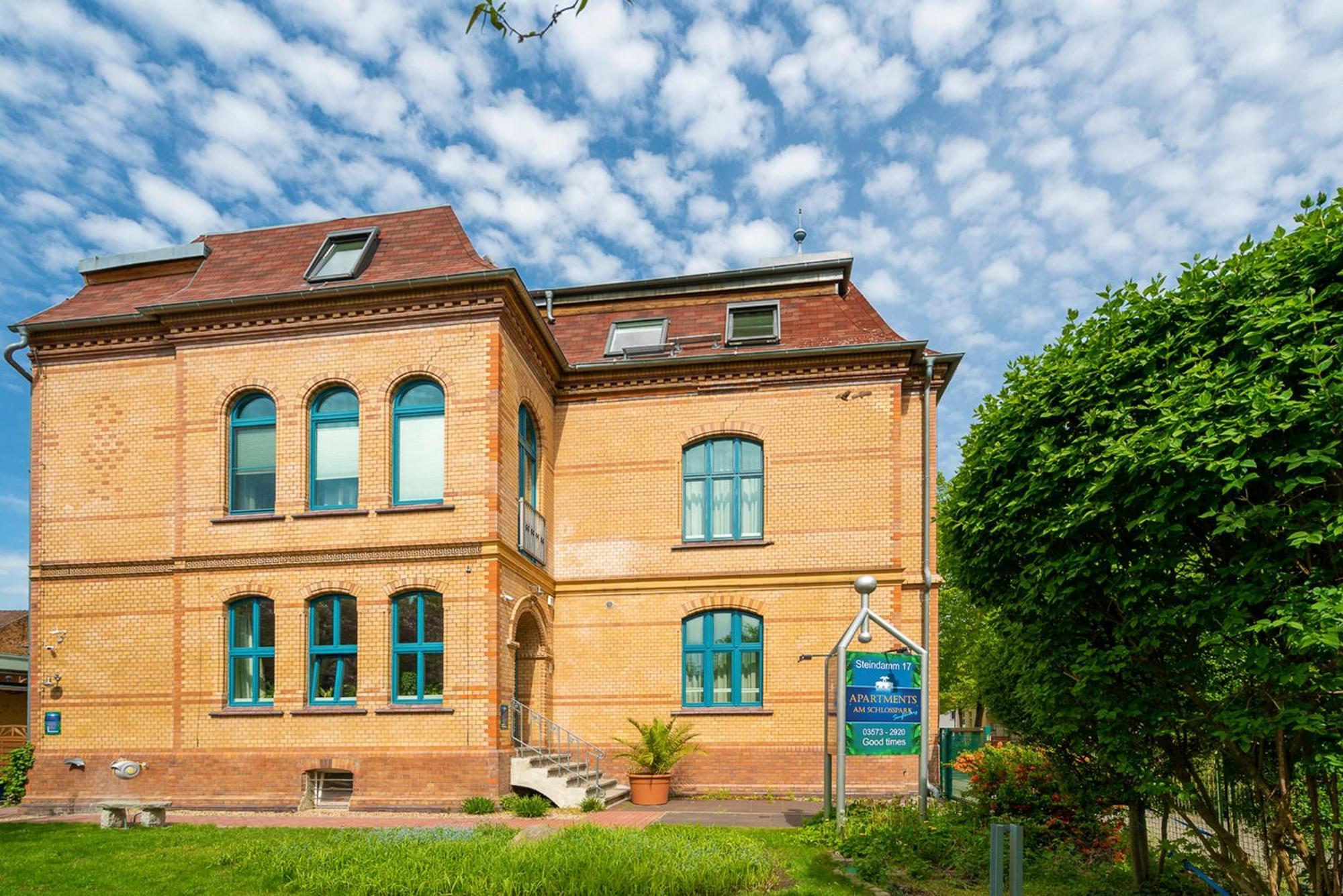 Apartments Am Schlosspark Senftenberg Exterior photo